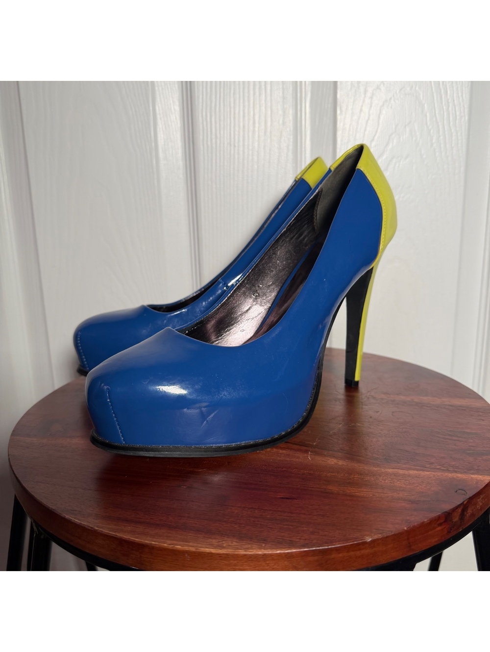 Simply Vera Vera Wang SVDANI Blue Neon Yellow Patent Platform Pump Heels